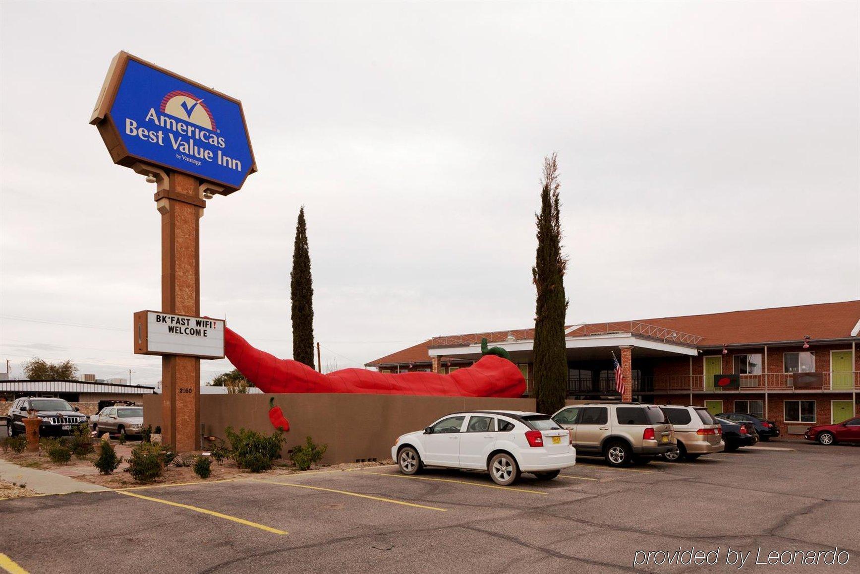 Big Chile Inn & Suites Лас-Крусес Экстерьер фото